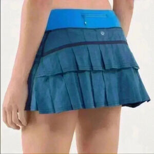 Lululemon Pacesetter cornflower skirt